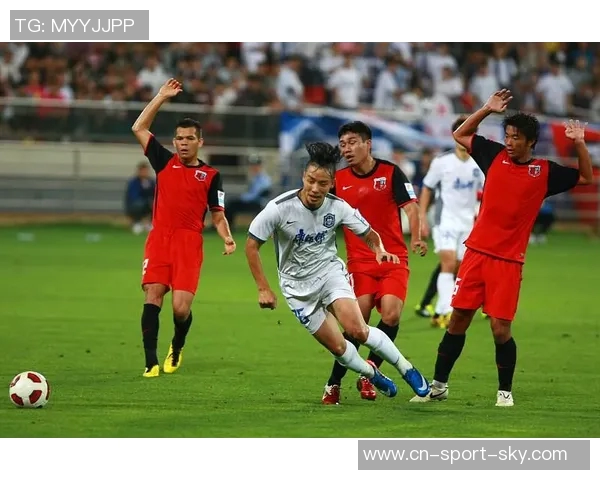 泰达与申花激战正酣谁能在这场对决中笑到最后